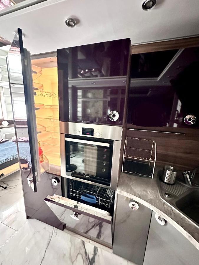 Deluxury Mirror Apartament Centrum 华沙 外观 照片