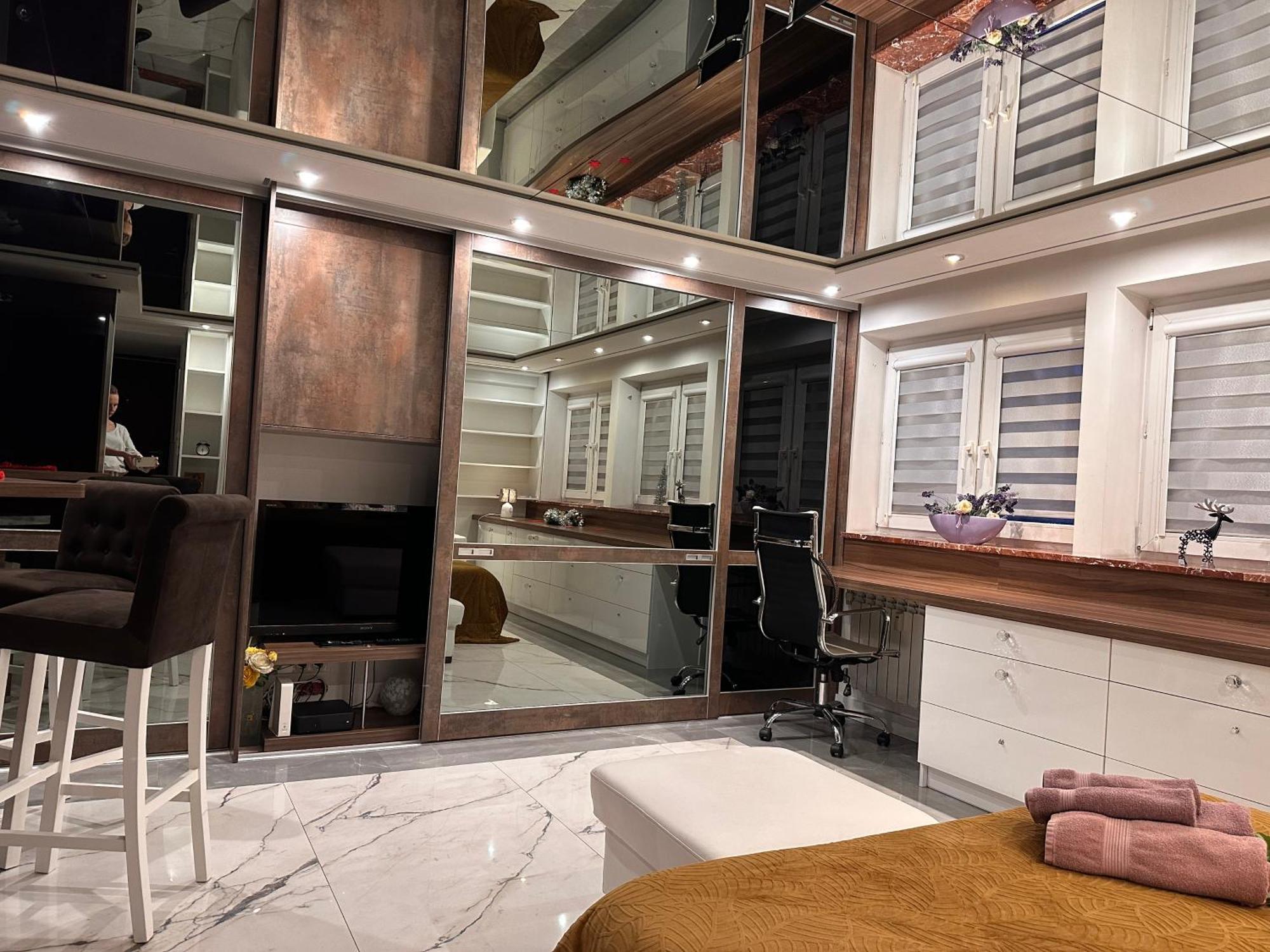 Deluxury Mirror Apartament Centrum 华沙 外观 照片