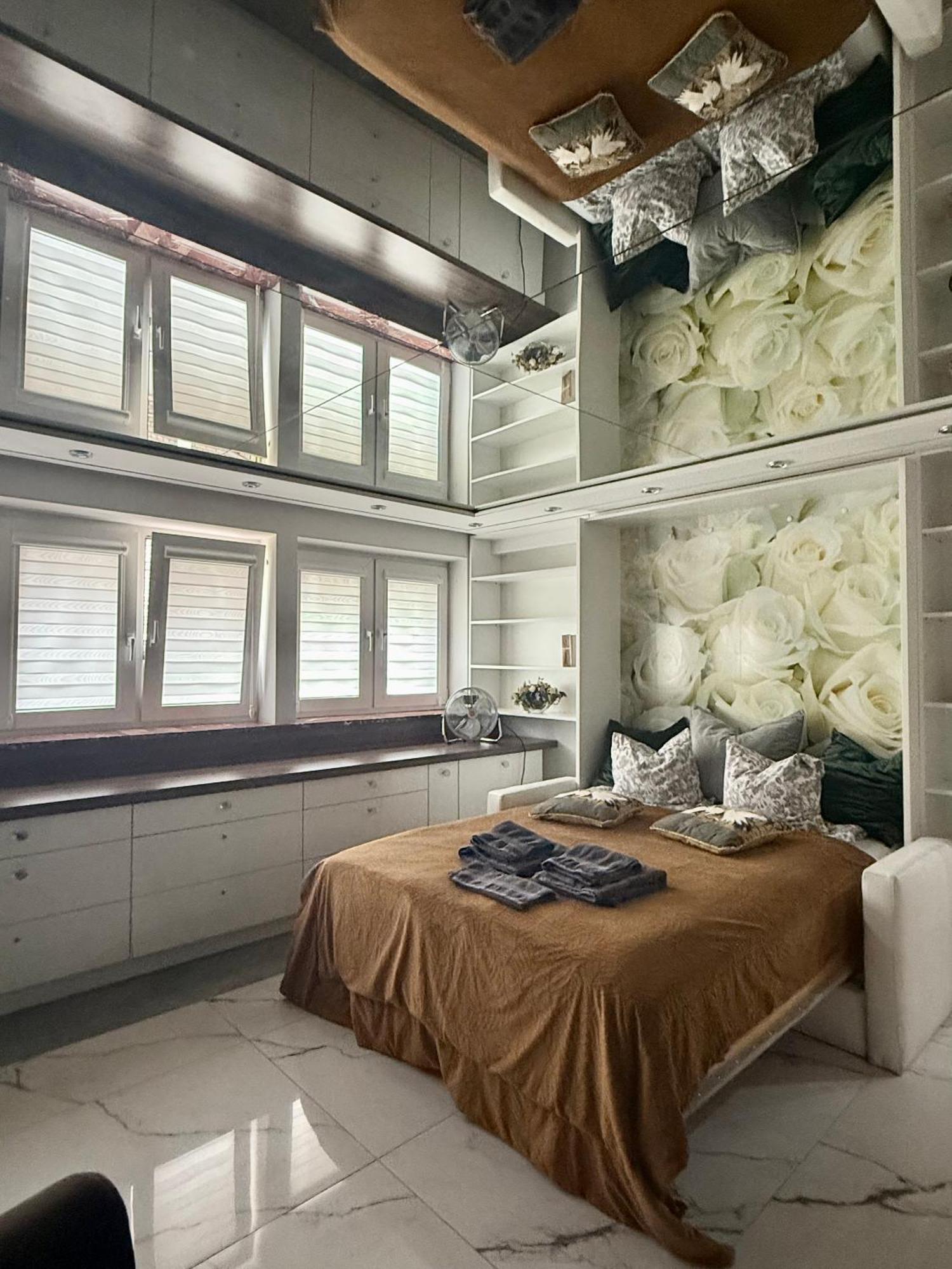 Deluxury Mirror Apartament Centrum 华沙 外观 照片