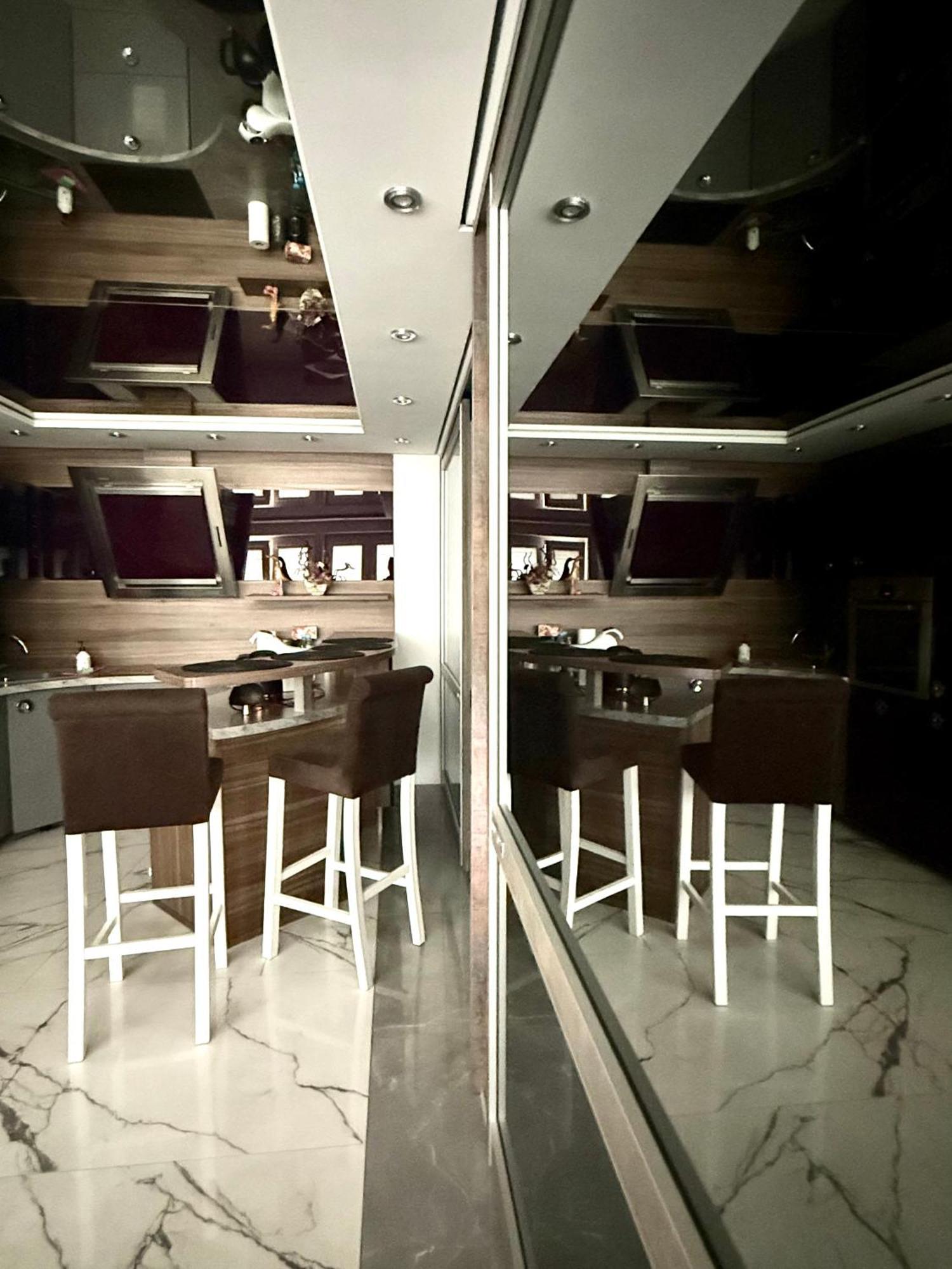 Deluxury Mirror Apartament Centrum 华沙 外观 照片