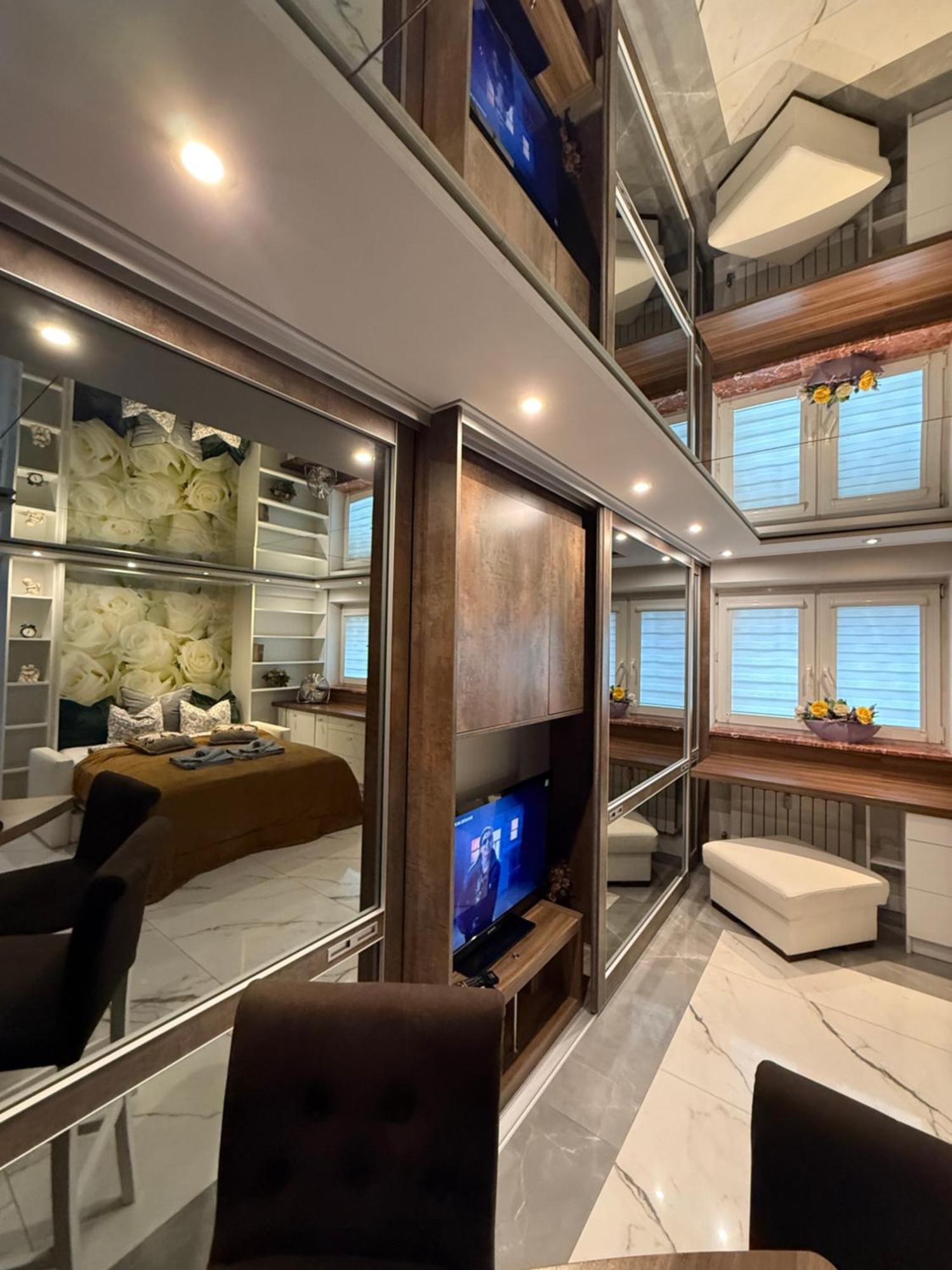 Deluxury Mirror Apartament Centrum 华沙 外观 照片