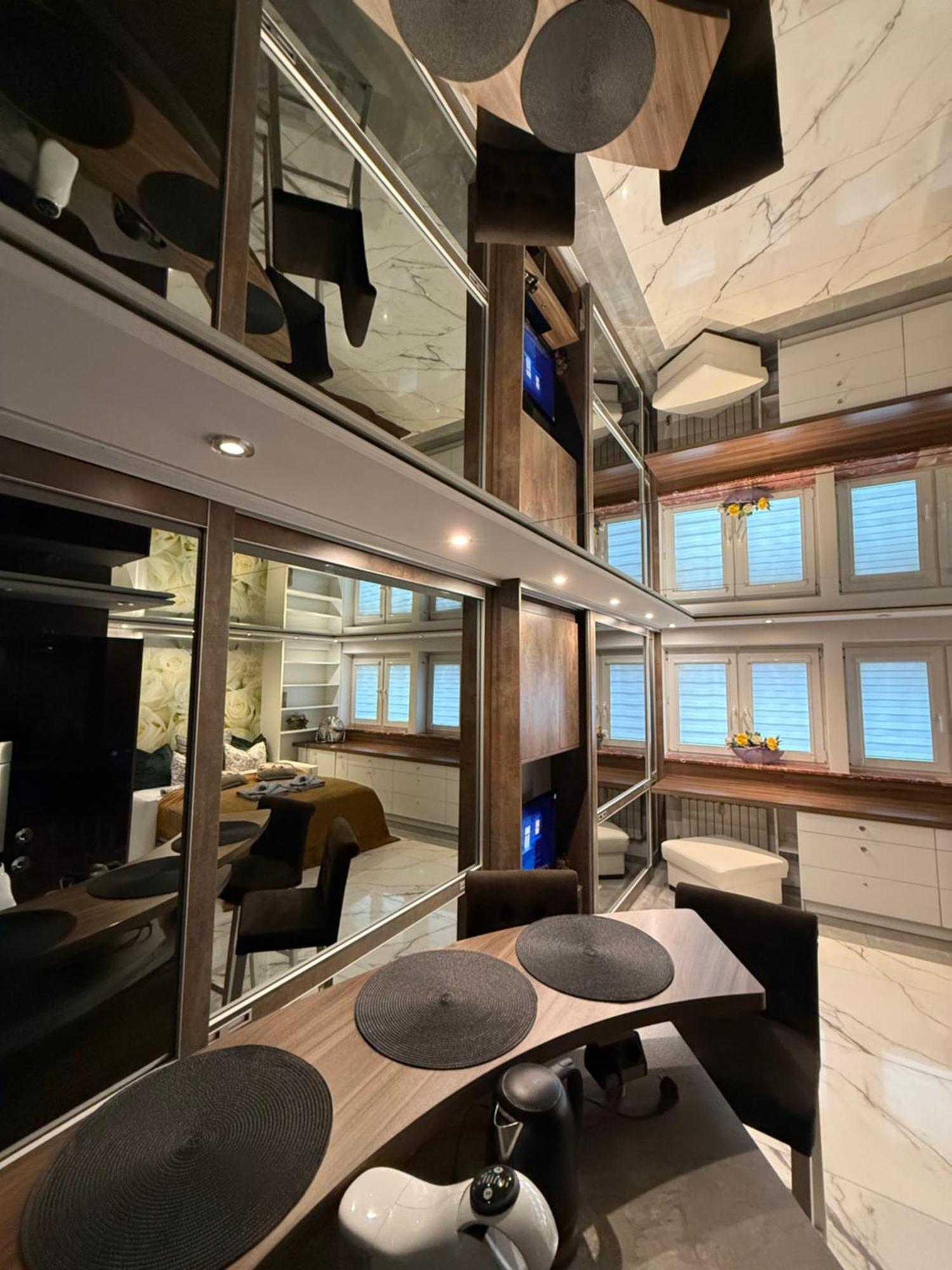 Deluxury Mirror Apartament Centrum 华沙 外观 照片